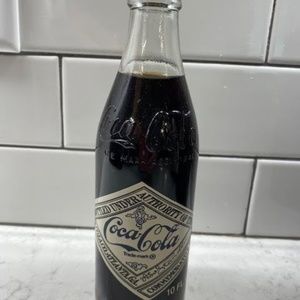 Coca Cola Bottle 1979 10 oz Commemorative Bottle 75th Anniversary. Very rare.